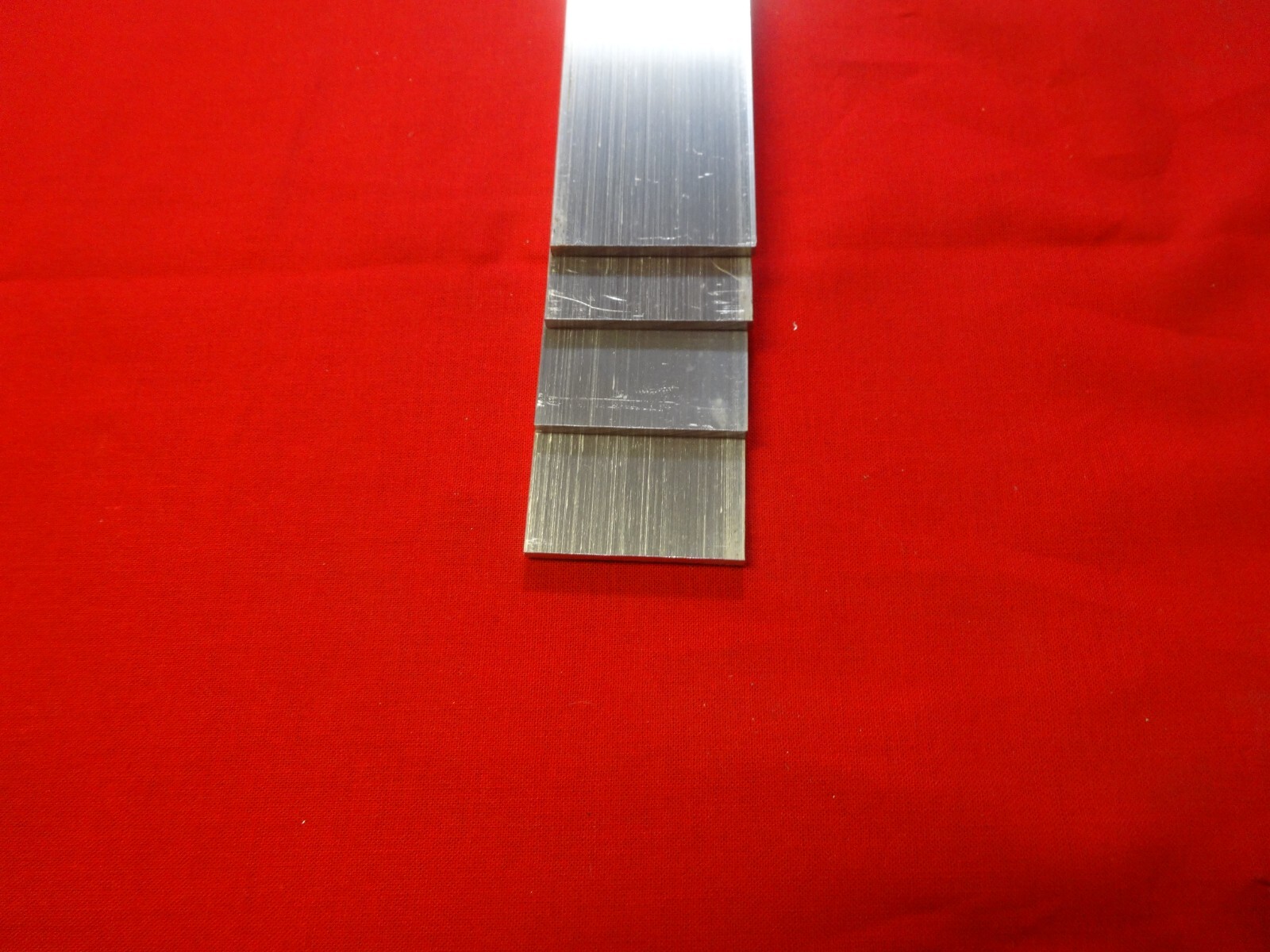4 Pieces 1/8″ X 1 1/2″ ALUMINUM 6061 FLAT BAR 12″ long