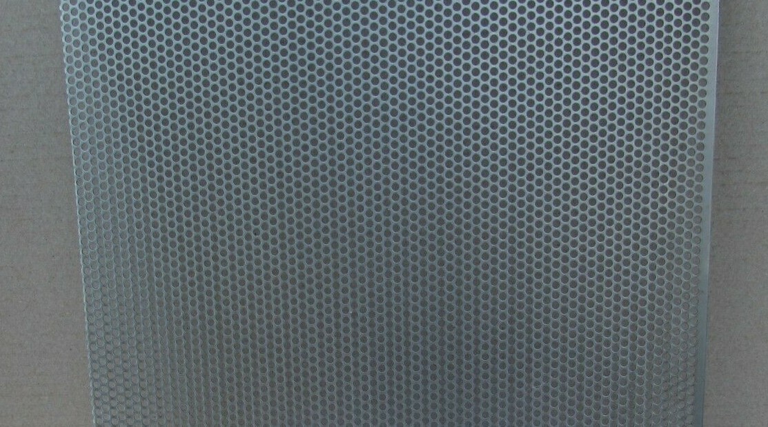 3/16″ HOLES –20 GAUGE-304 STAINLESS PERFORATED SHEET –5-3/4″ X 11-1/2″