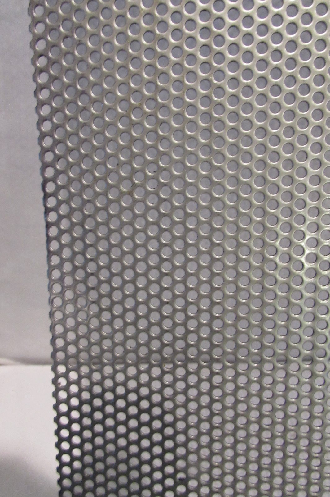 1/8″ HOLES-18 GAUGE– 304 STAINLESS STEEL PERFORATED SHEET –7.5″ X 7.5″