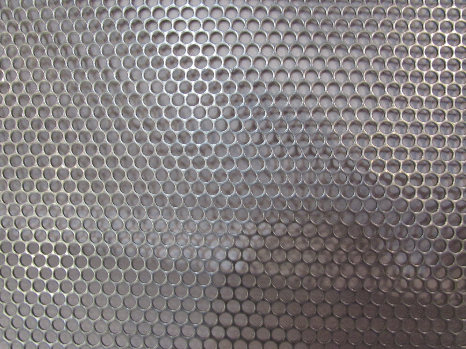 ==5/32 HOLES—20 GA. 304 STAINLESS PERFORATED SHEET– 7″ X 11-1/2″==