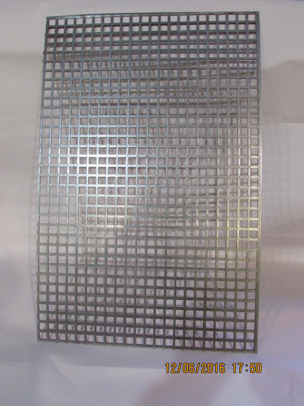 3/8″ SQUARE HOLE CARBON STEEL PERFORATED SHEET– 5″ x 5″