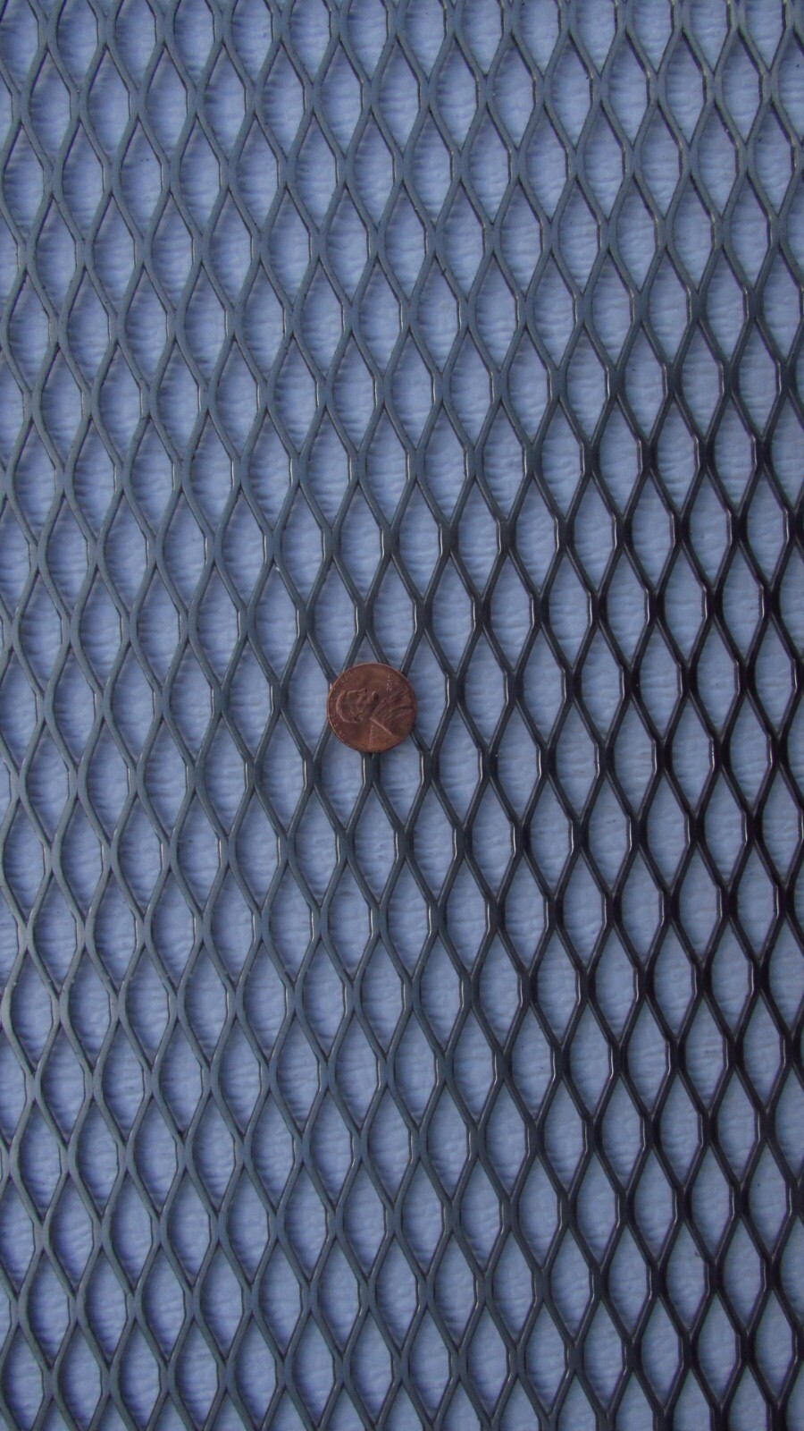 1/2 X #16 304 STAINLESS STEEL FLATTENED EXPANDED METAL—–16-1/4″ X 15-1/2″