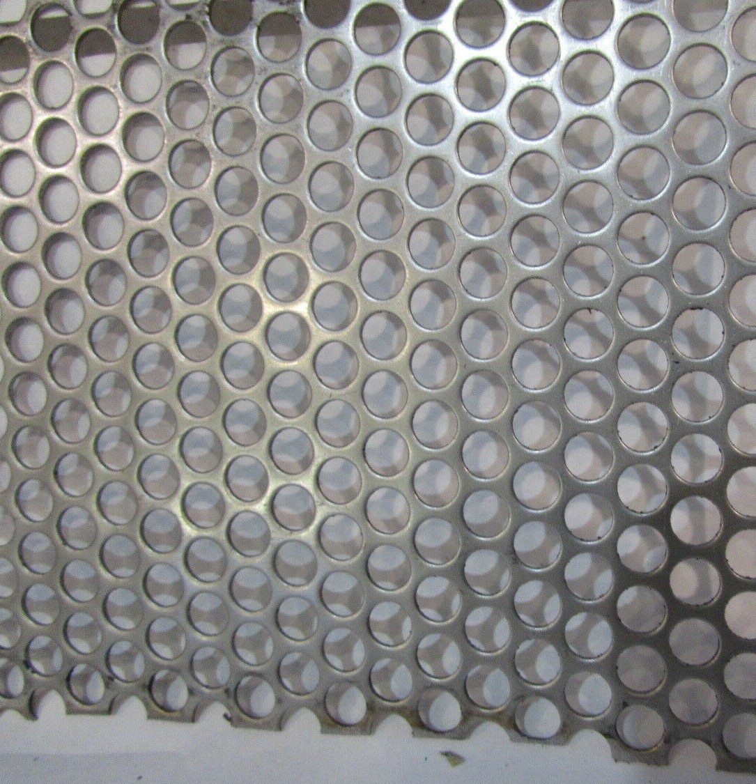 ==1/4″ HOLES 16 GAUGE 304 STAINLESS STEEL PERFORATED SHEET–11″ X 12″==