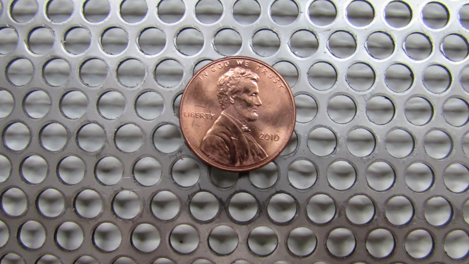 3/16″ HOLES-18 GAUGE-304 STAINLESS PERFORATED 11-1/2″ X 18″
