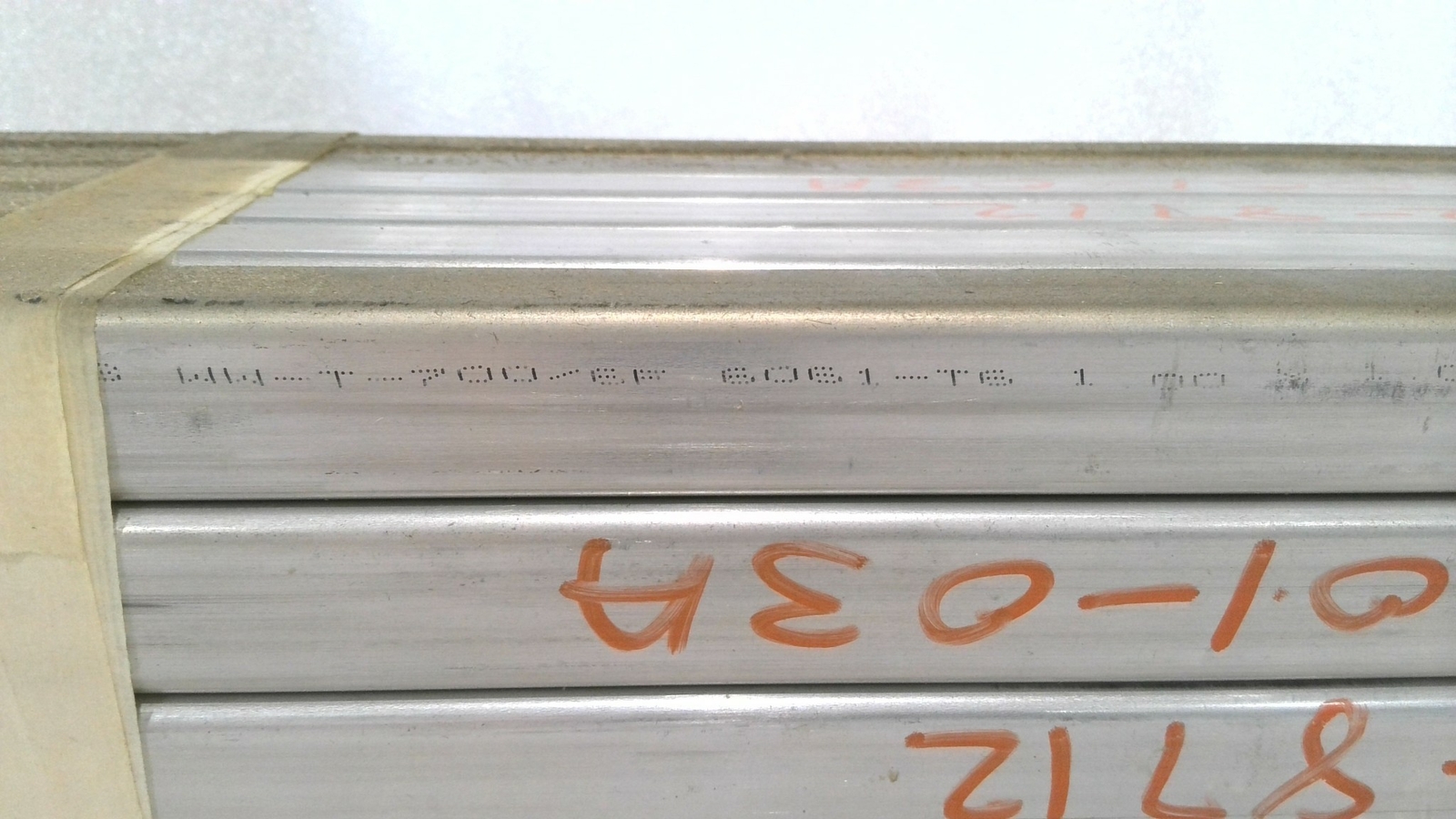 ​6061-T6 1 X 1 X 20-1/2″ ALUMINUM TUBE WITH .065″ THICK WALL ( LOT OF 15 TUBES )