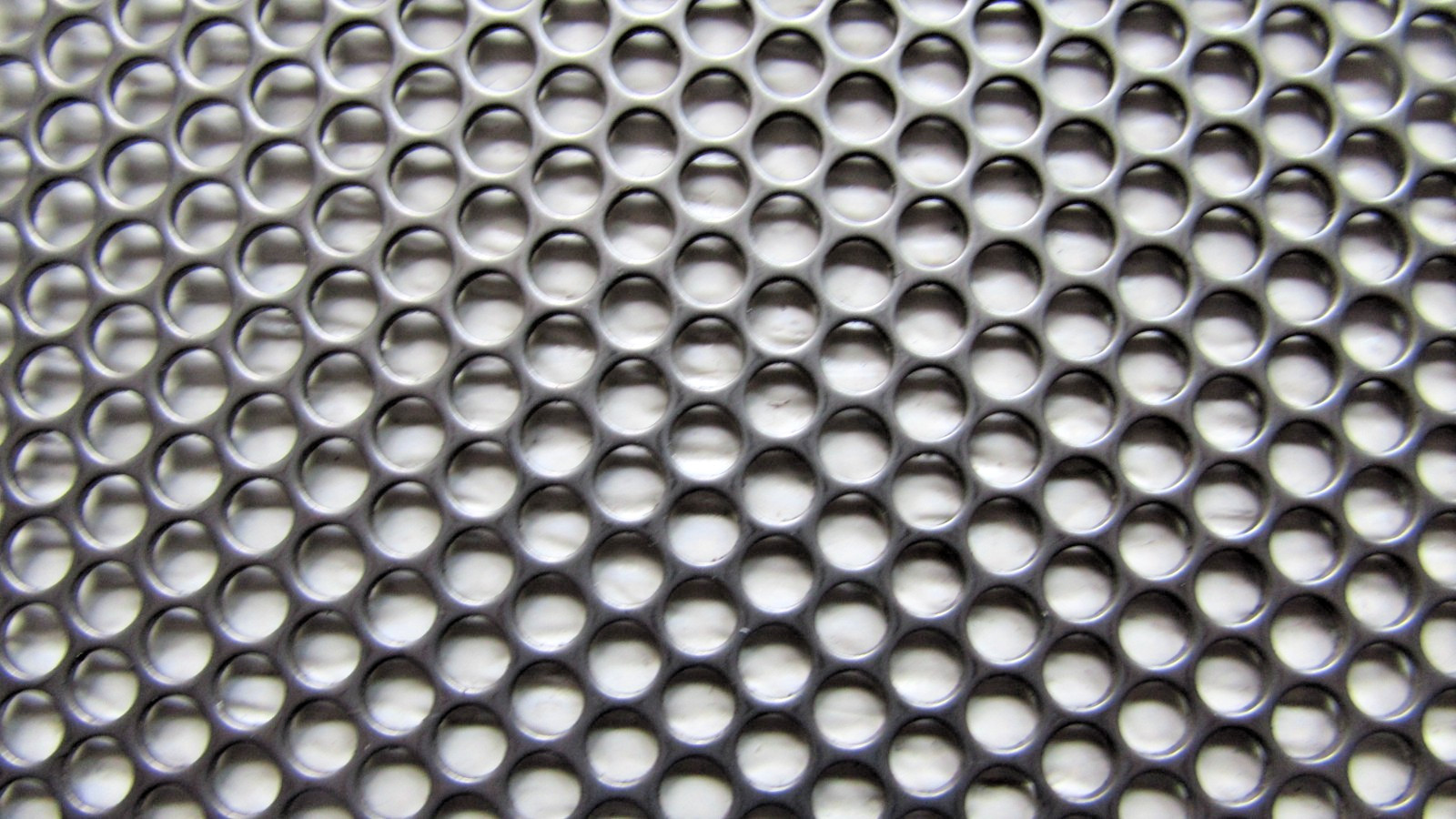 -5/32 HOLES -18 GAUGE 304 STAINLESS PERFORATED SHEET- 6″ X 6″