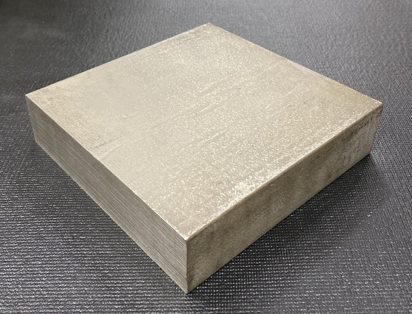 1 1/2″ Thickness 304 / 304L Stainless Steel Flat Bar 1.5″ x 6″ x 6″ Length