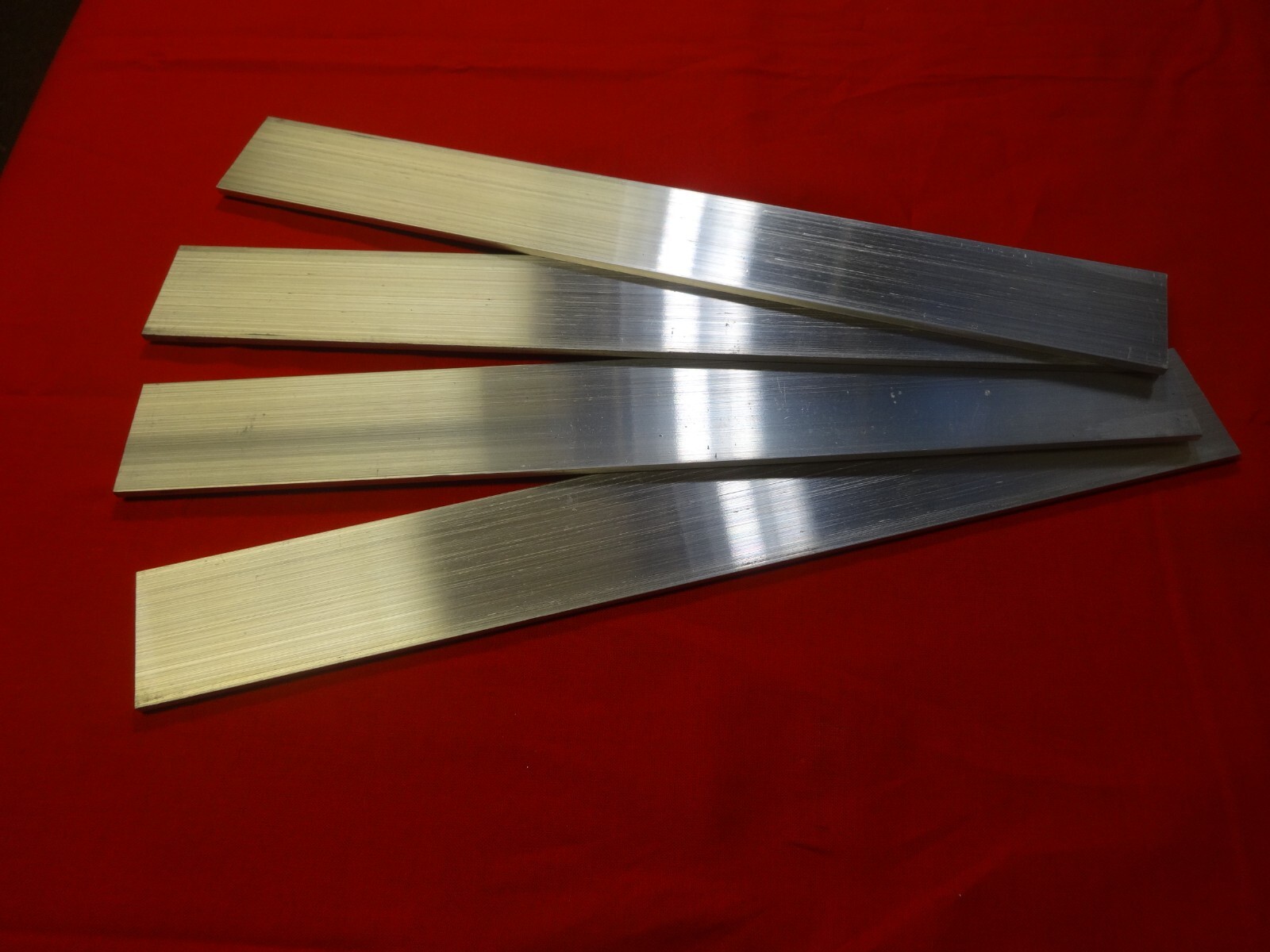 4 Pieces 1/8″ X 1 1/2″ ALUMINUM 6061 FLAT BAR 12″ long