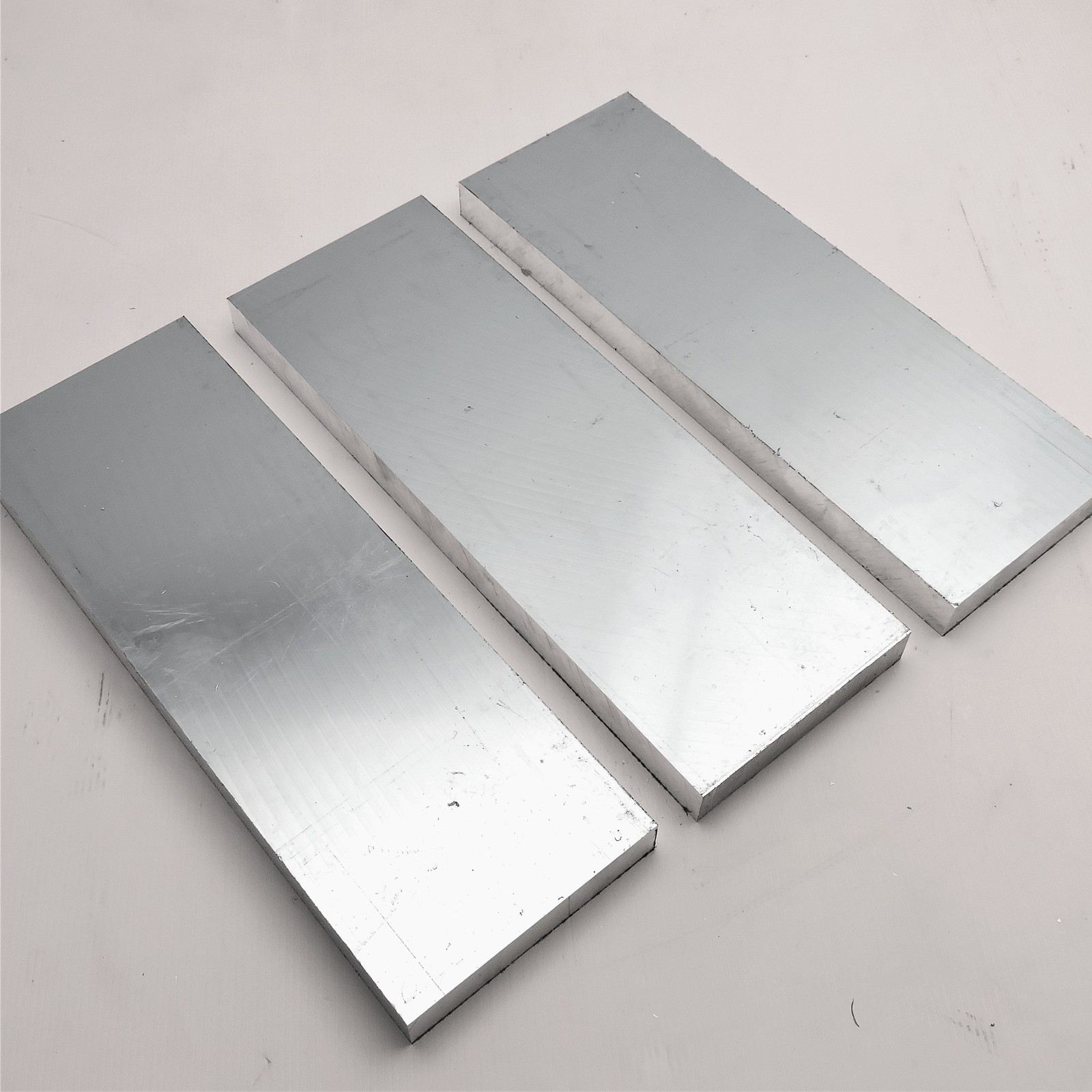 1″ thickPrecision CAST Aluminum PLATE 4.25″ x 13.5″ Long QTY 3 sku241187