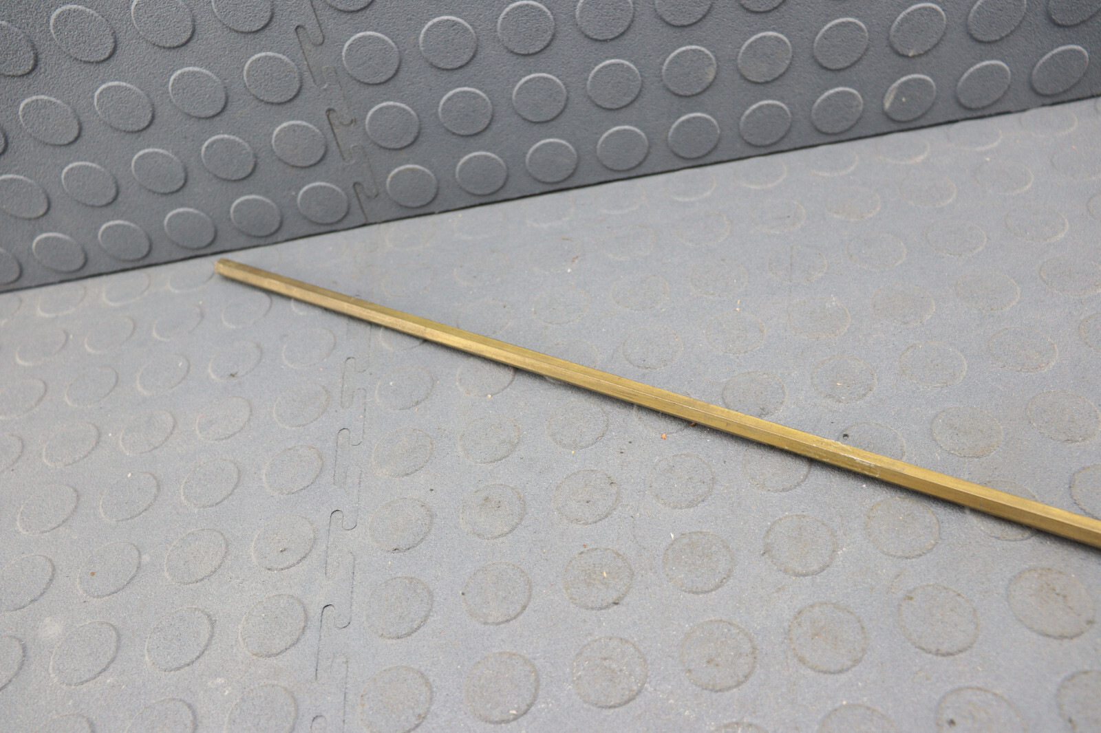 360 BRASS 5/16″ X 24″ HEX STOCK LOC2858