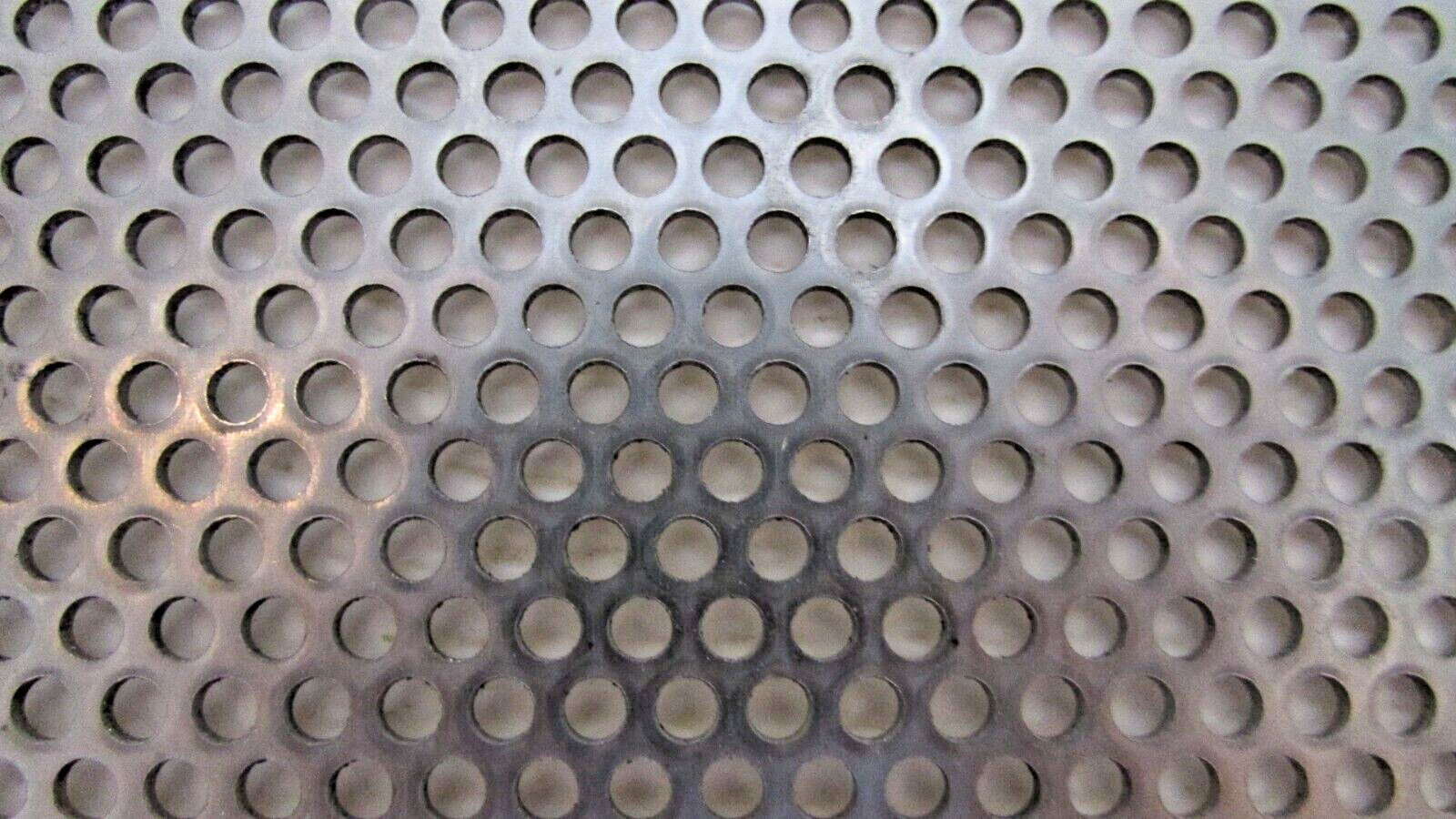 1/8″ HOLES–18 GAUGE 304 STAINLESS STEEL PERFORATED SHEET –3.5″ X 7″