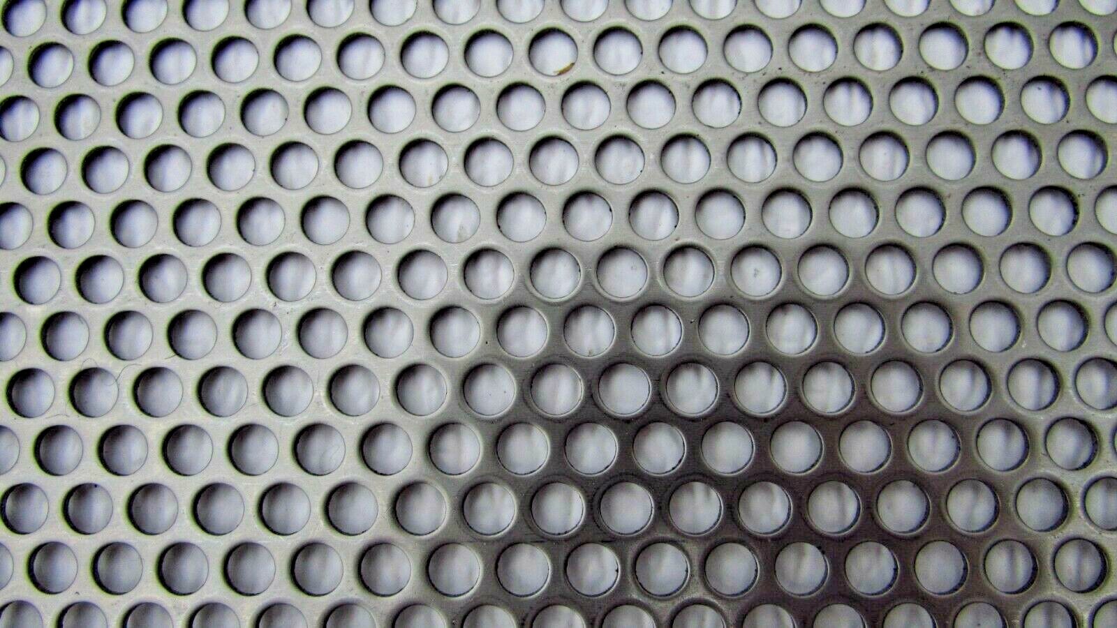 ==3/16″ HOLES-18 GAUGE-304 STAINLESS STEEL PERFORATED SHEET 12″ X 24″==