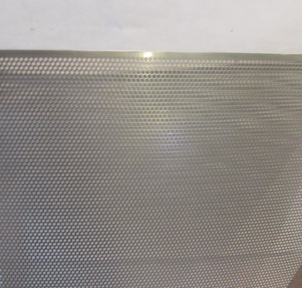 ==20 GA. 1/8″ HOLES—12″ X 11″–304 STAINLESS STEEL PERFORATED SHEET ==