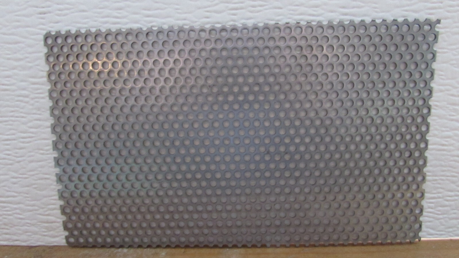 1/8″ HOLES–18 GAUGE 304 STAINLESS STEEL PERFORATED SHEET –3.5″ X 7″