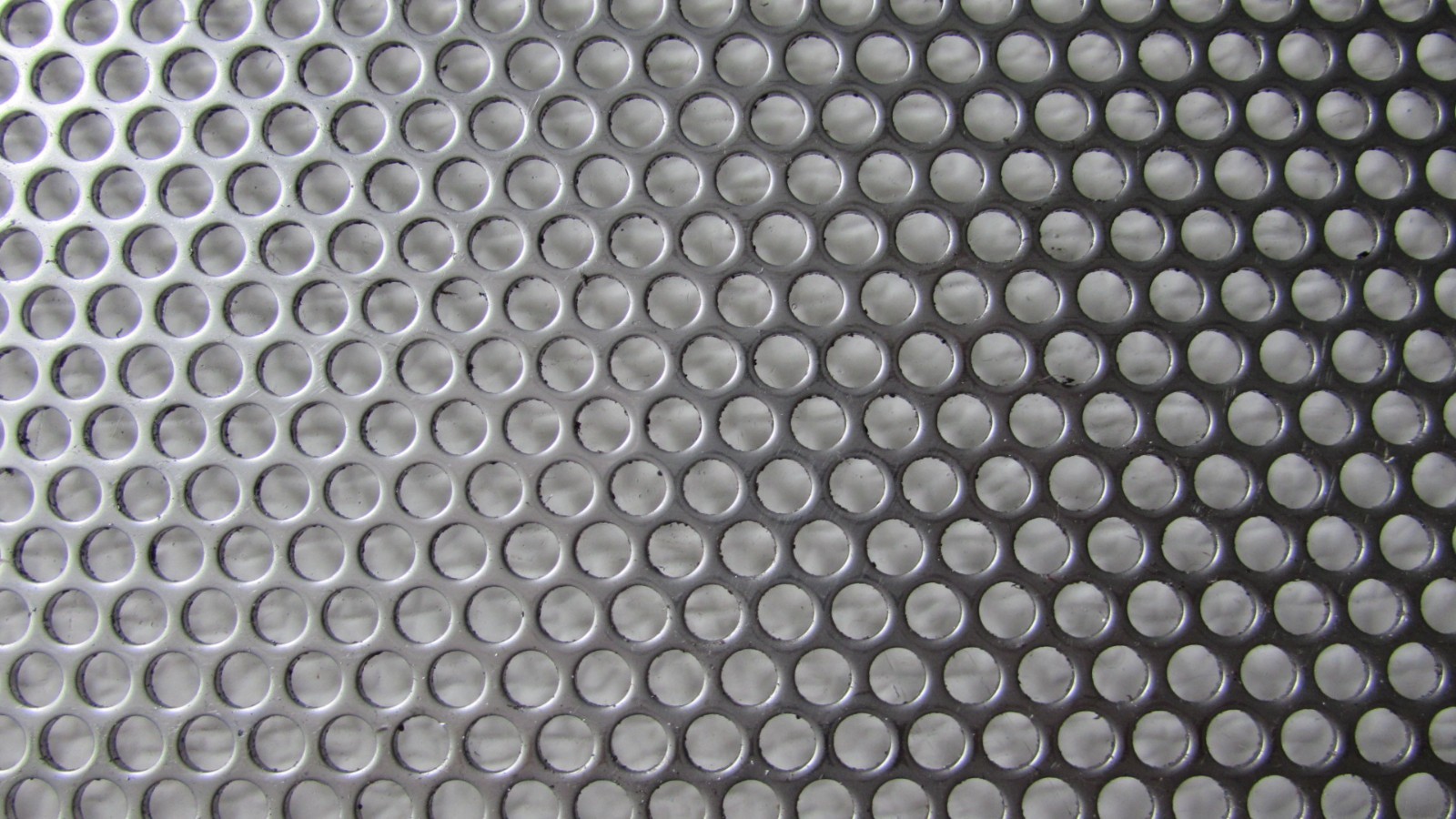 ==3/16″ HOLES-18 GAUGE-304 STAINLESS STEEL PERFORATED SHEET 12″ X 24″==