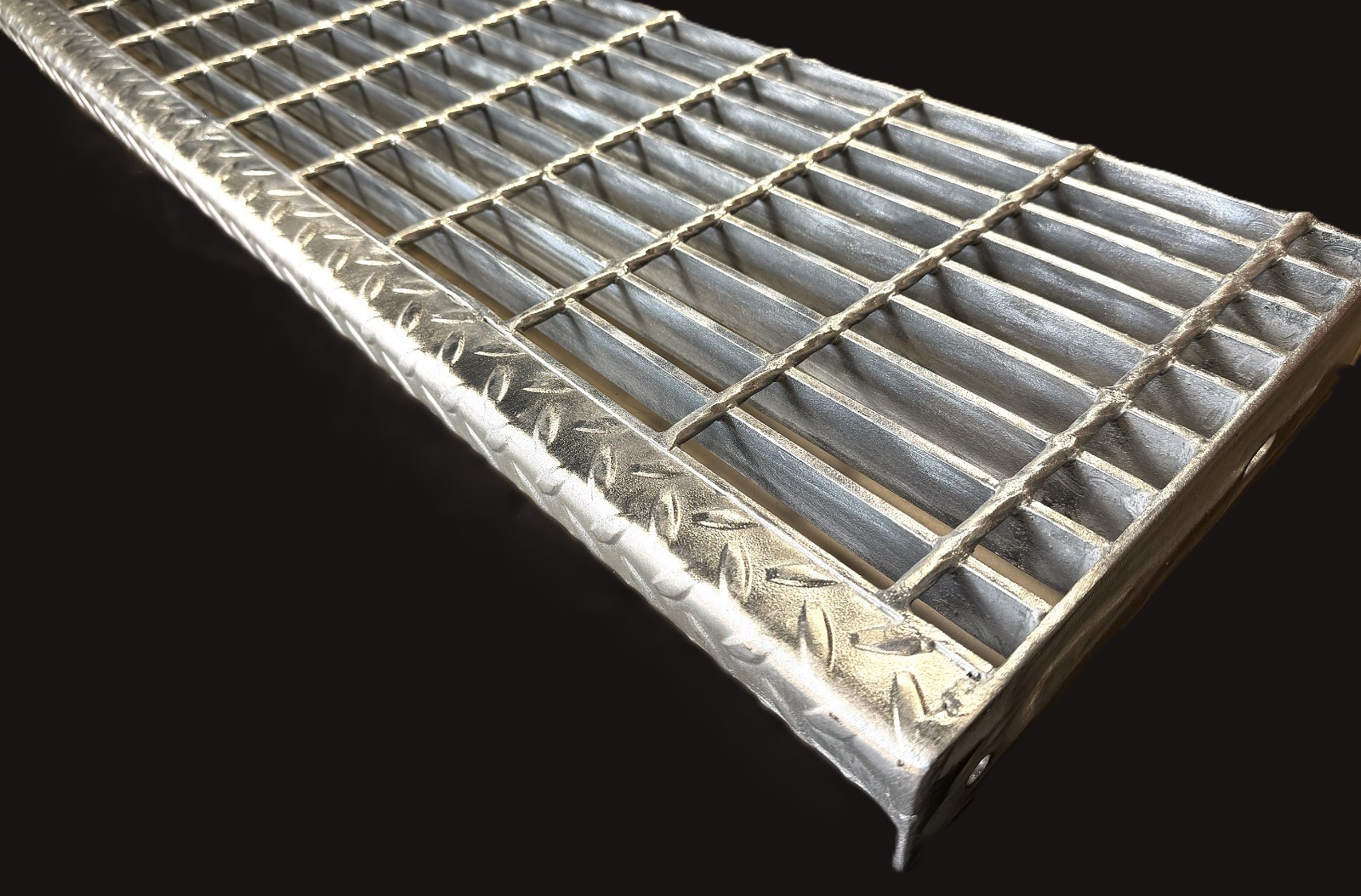 Steel bar grating galvanized stair tread size 36″ x 12″ X 1-1/4″