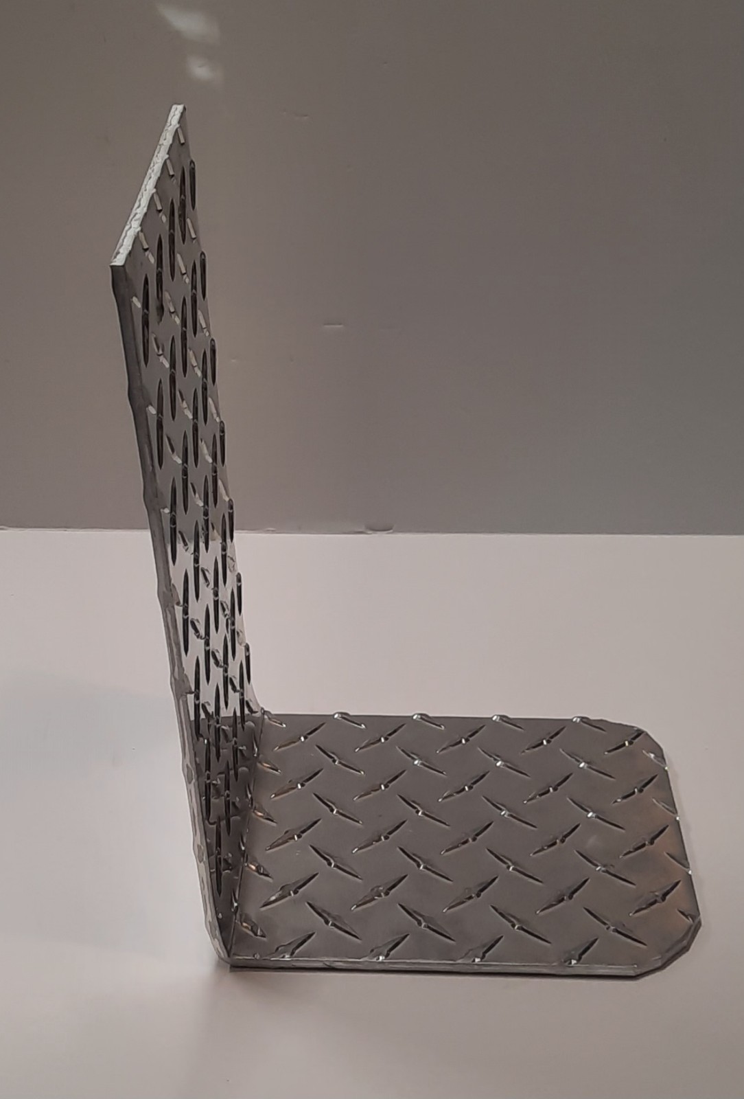Aluminum 1/4″ Thick Diamond Plate Sheet Metal Bracket, Pre-Owned