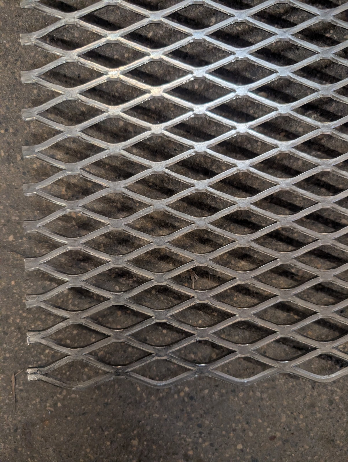 Stainless steel 304 Expanded 3/4″ x .125″ Thickness 24″ x24″Flat