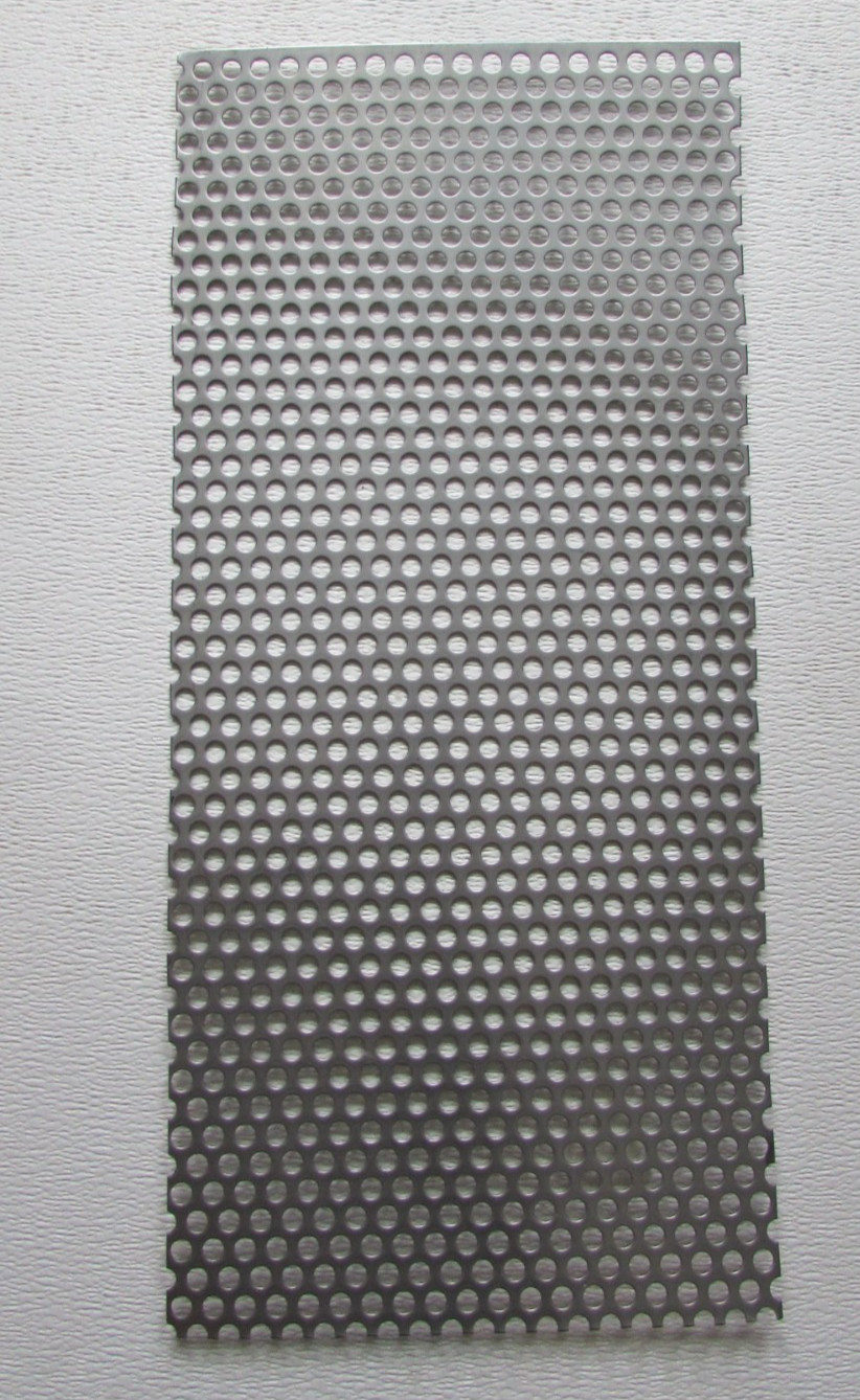 3/8″ HOLE 16 GAUGE 304 STAINLESS STEEL PERFORATED SHEET–11-1/2″ x 24″
