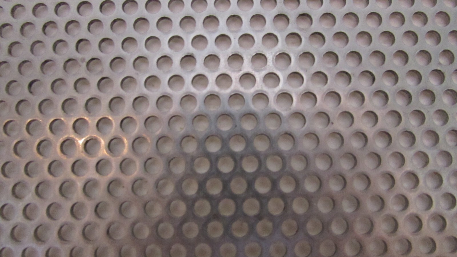 1/8″ HOLES–18 GAUGE 304 STAINLESS STEEL PERFORATED SHEET –3.5″ X 7″