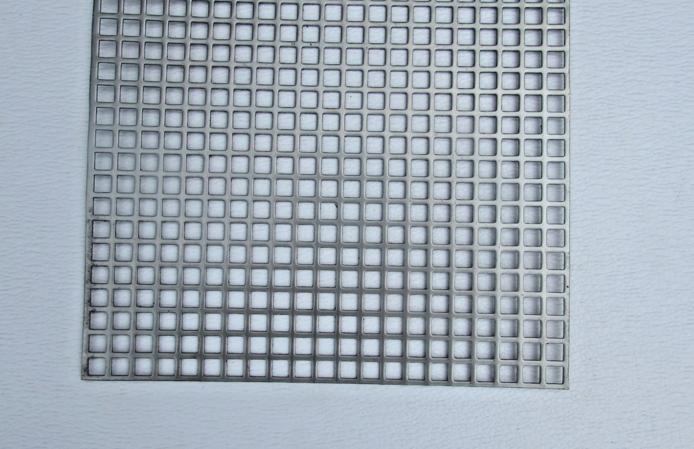 3/8″ SQUARE ON 1/2″ CENTERS PLAIN STEEL PERFORATED METAL 16 GAUGE—18″ X 18″