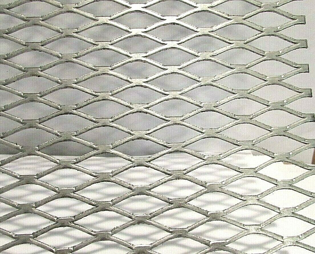 1/2″–#16– 304 STAINLESS STEEL FLATTENED EXPANDED METAL 11″ X 12″