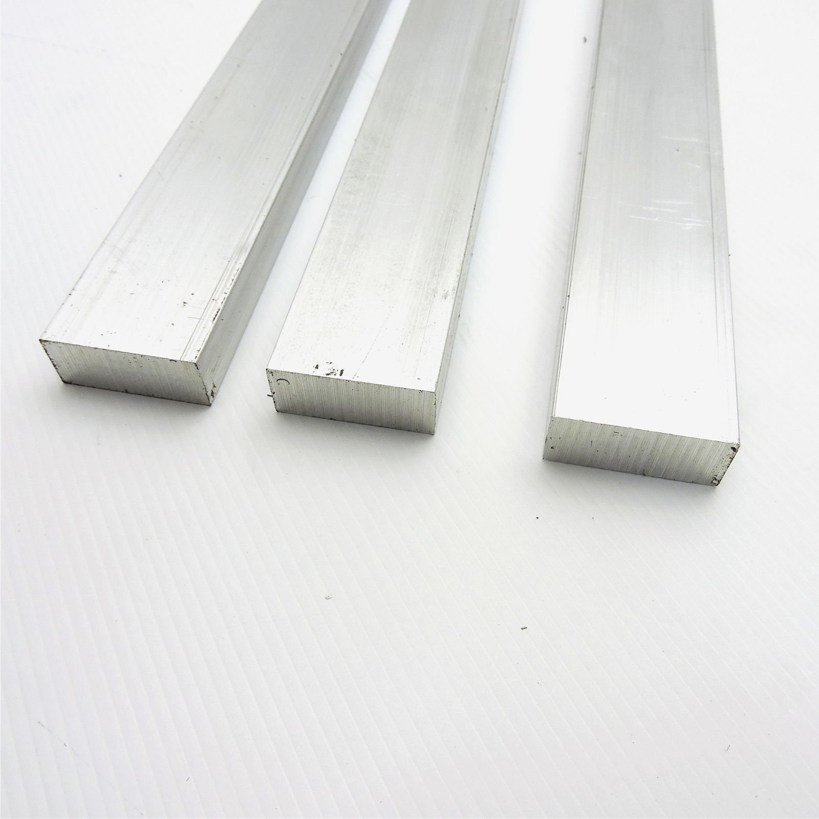 .375″ x 1.75″ Aluminum 6061 FLAT BAR 37.125″ Long new mill stock QTY 3 sku A627