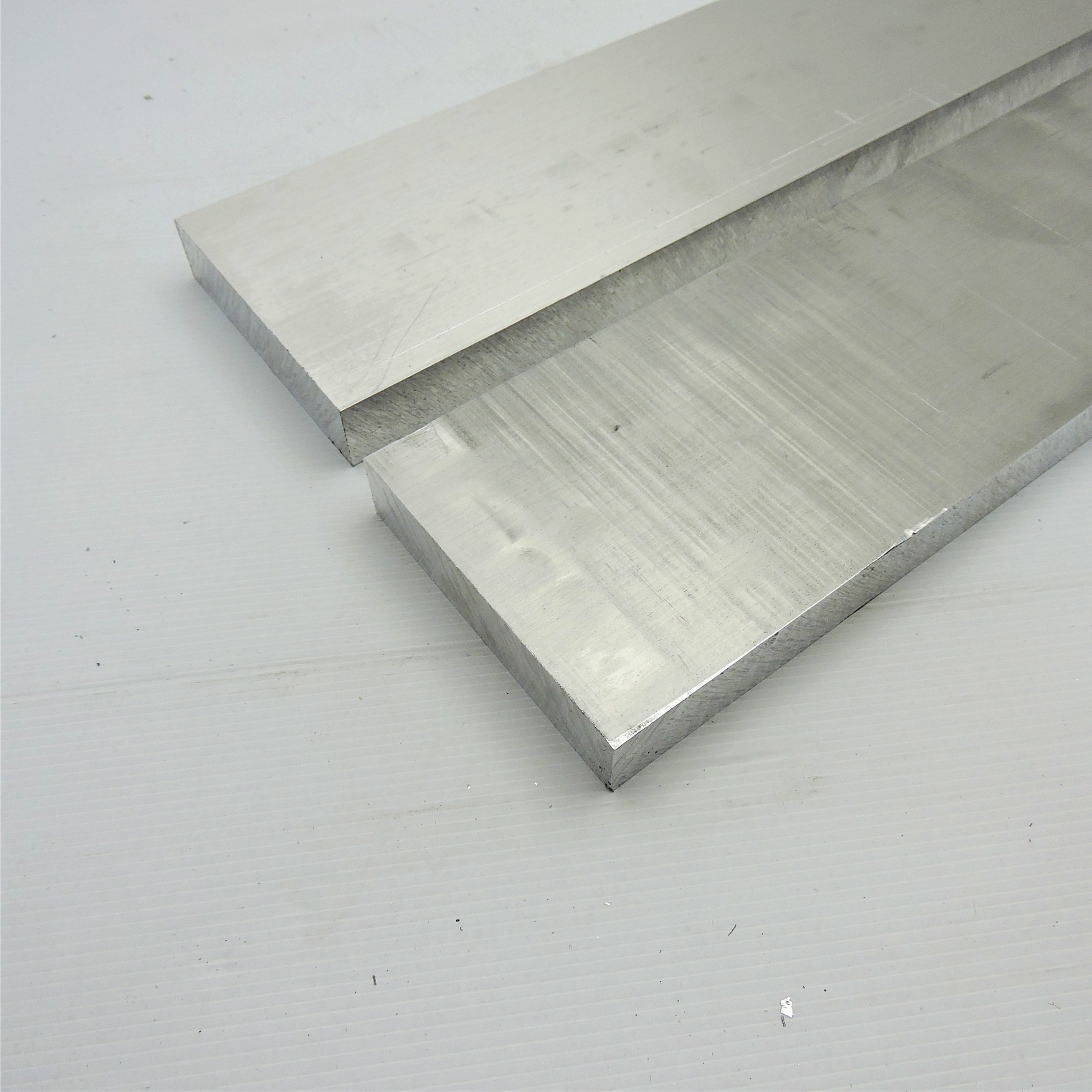 1″ thick Aluminum 6061 PLATE 3.625″ x 30.5″ Long QTY 2 sku 106607