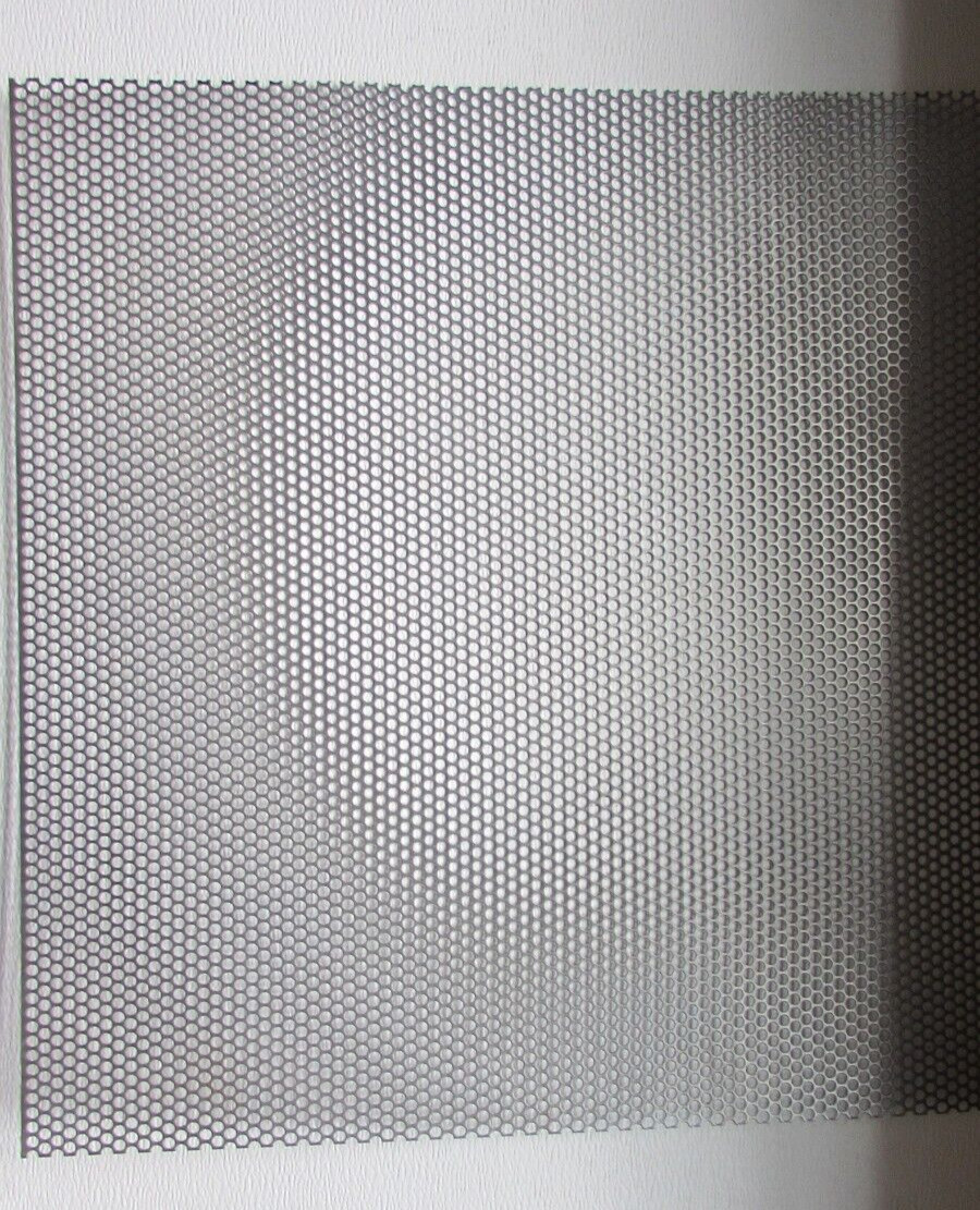 1/4″ HOLES 16 GAUGE 304 STAINLESS STEEL PERFORATED SHEET– 18″ X 18″