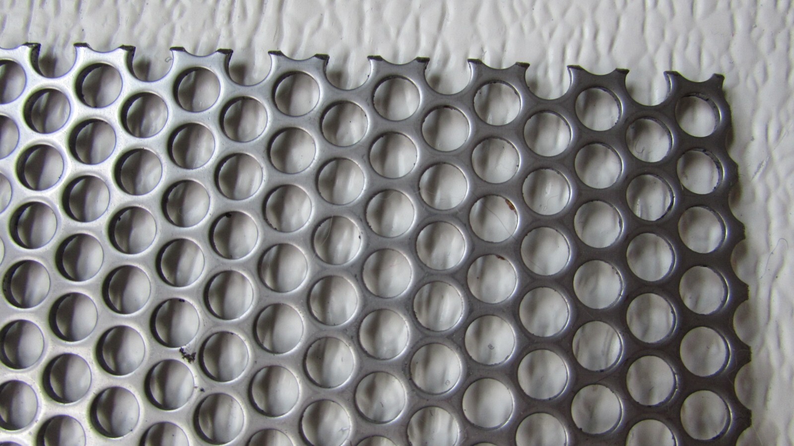 1/4″ HOLES 16 GAUGE 304 STAINLESS STEEL PERFORATED SHEET–10-3/4″ X 24″