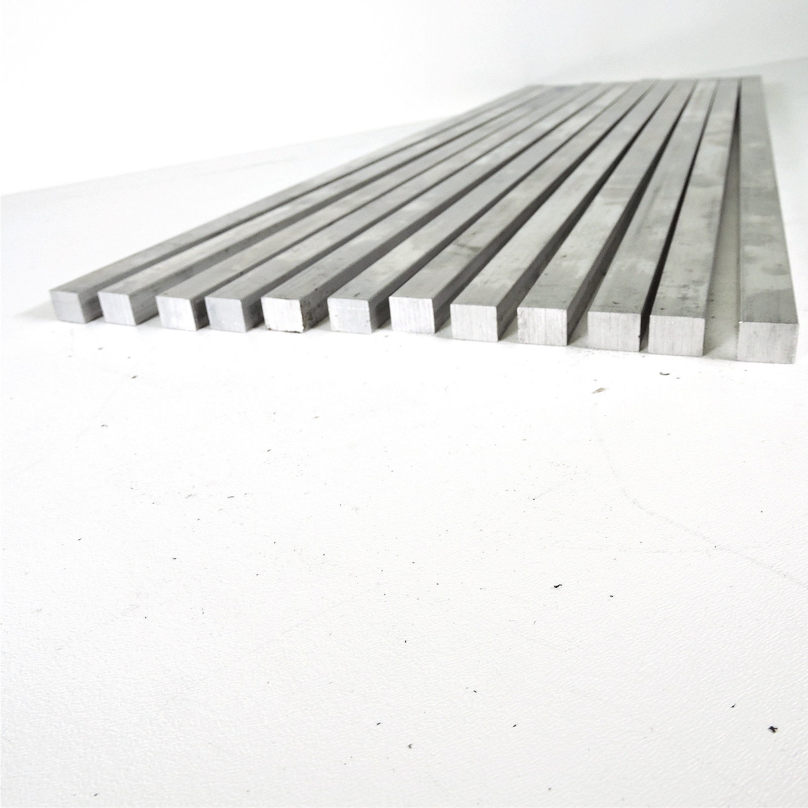 .5″ x 0.75″ Aluminum 6061 FLAT BAR 20.125″ Long new mill stock QTY 12 sku K551