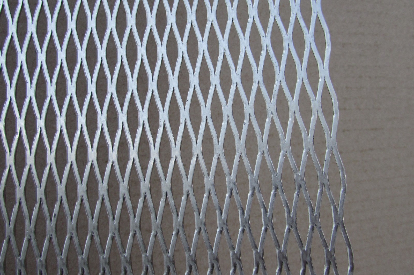 1/4#–18 304 STAINLESS STEEL FLATTENED EXPANDED METAL 4″ X 6″