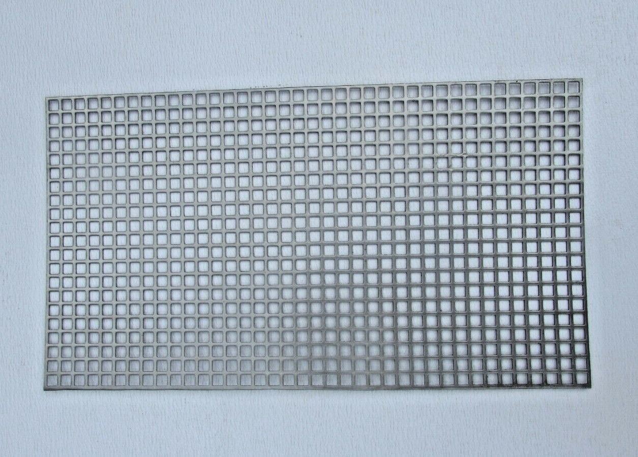 3/8″ SQUARE ON 1/2″ CENTERS 16 GA STAINLESS STEEL PERFORATED -18-3/4″ x 20-3/4″