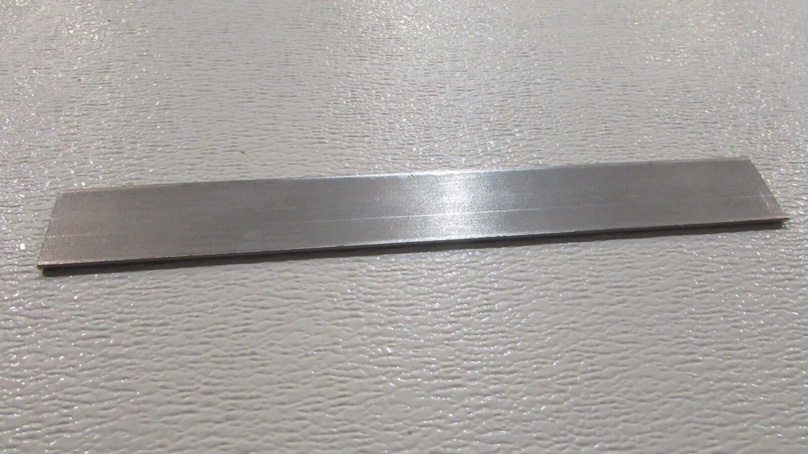 1/8″ x 1-1/2″ X 12″ 304 STAINLESS STEEL FLAT BAR