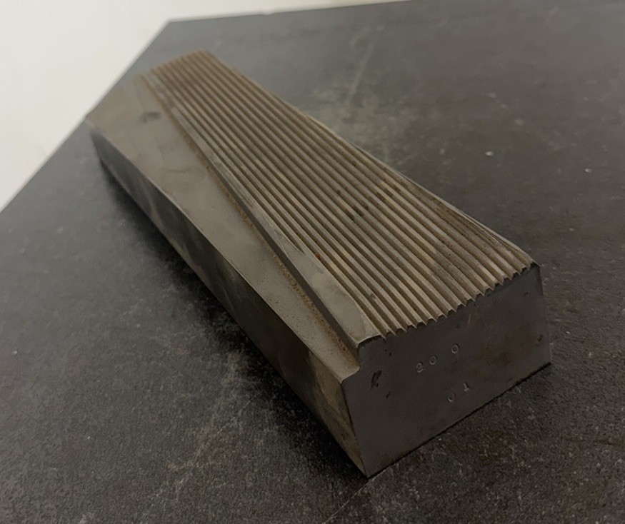 LOT OF (1), D-2 TOOL STEEL BAR STOCK flat plate D2, 1 1/2″ x 2 5/8″ x 8-7/8″