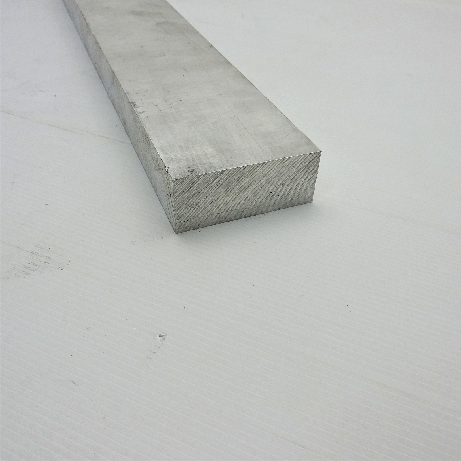 1.25″ thick 1 1/4 Aluminum 6061 PLATE 2.75″ x 30″ Long sku 335141