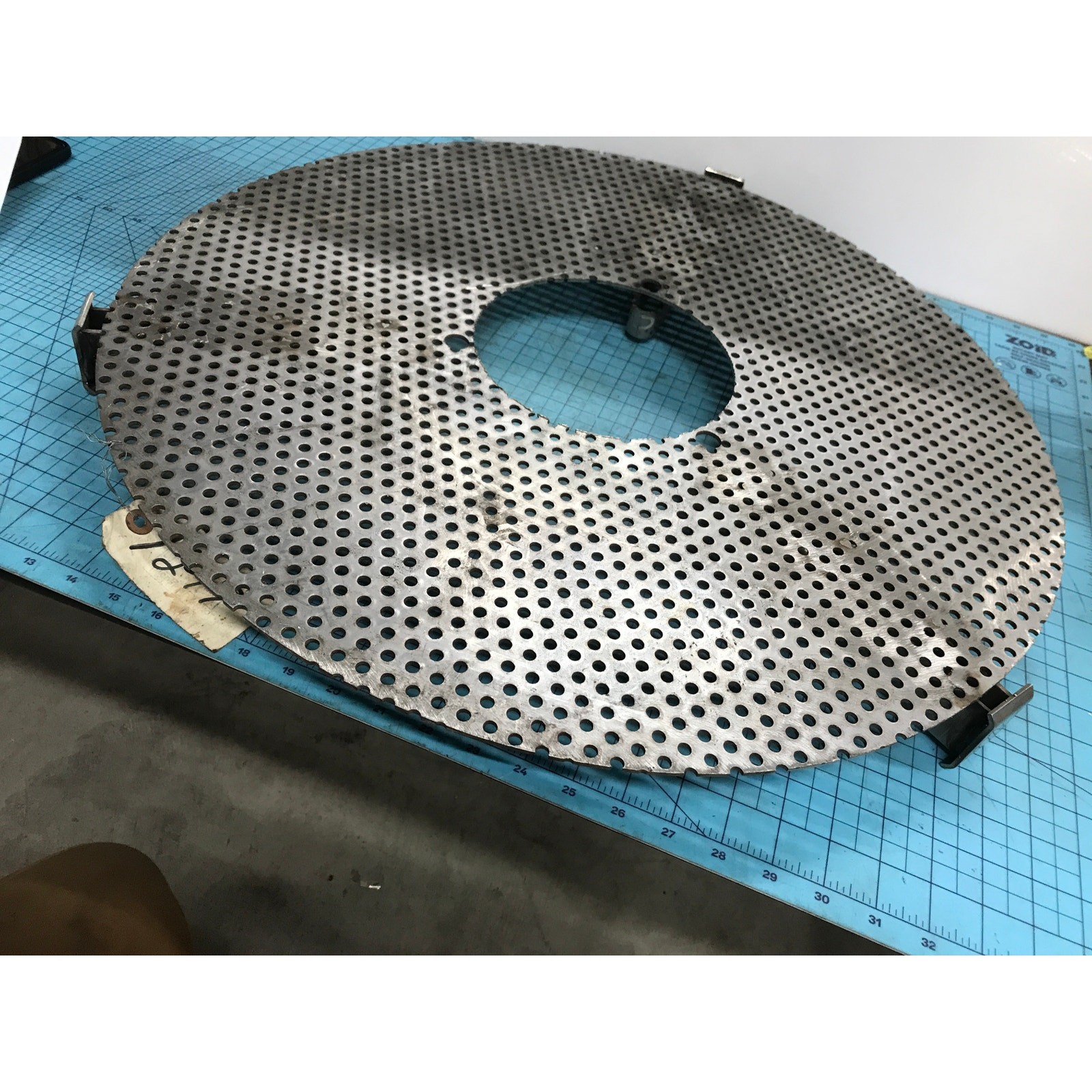 Industrial Perforated Stainless Steel Disc Screen Plate 25″ OD 7″ ID