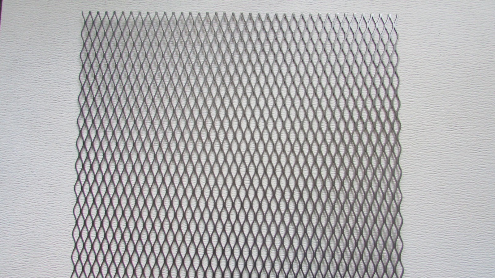 1/2″–#16 GAUGE– 304 STAINLESS STEEL FLATTENED EXPANDED METAL–13-1/4″ X 22″