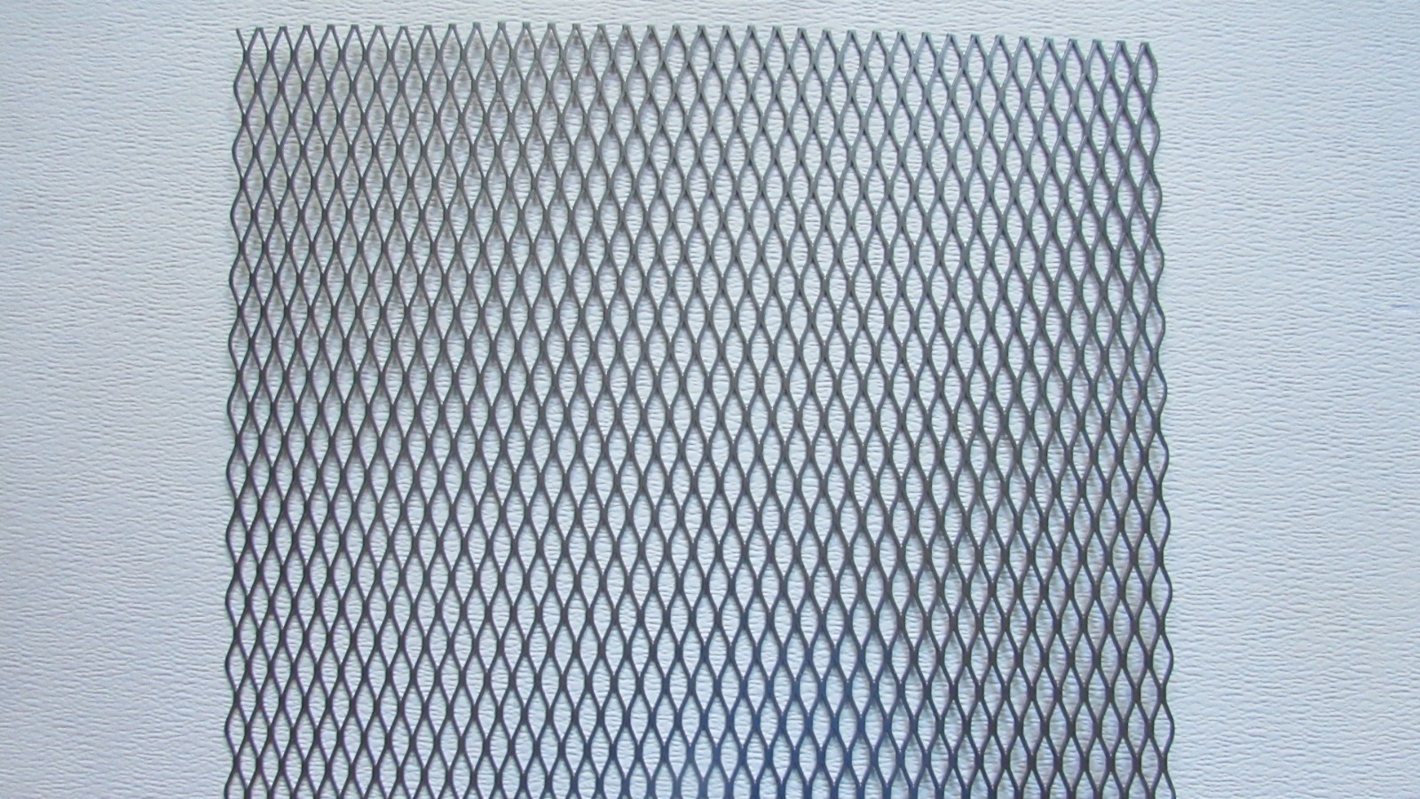 1/2 #16 304 STAINLESS STEEL FLATTENED EXPANDED METAL—12″ X 12″—