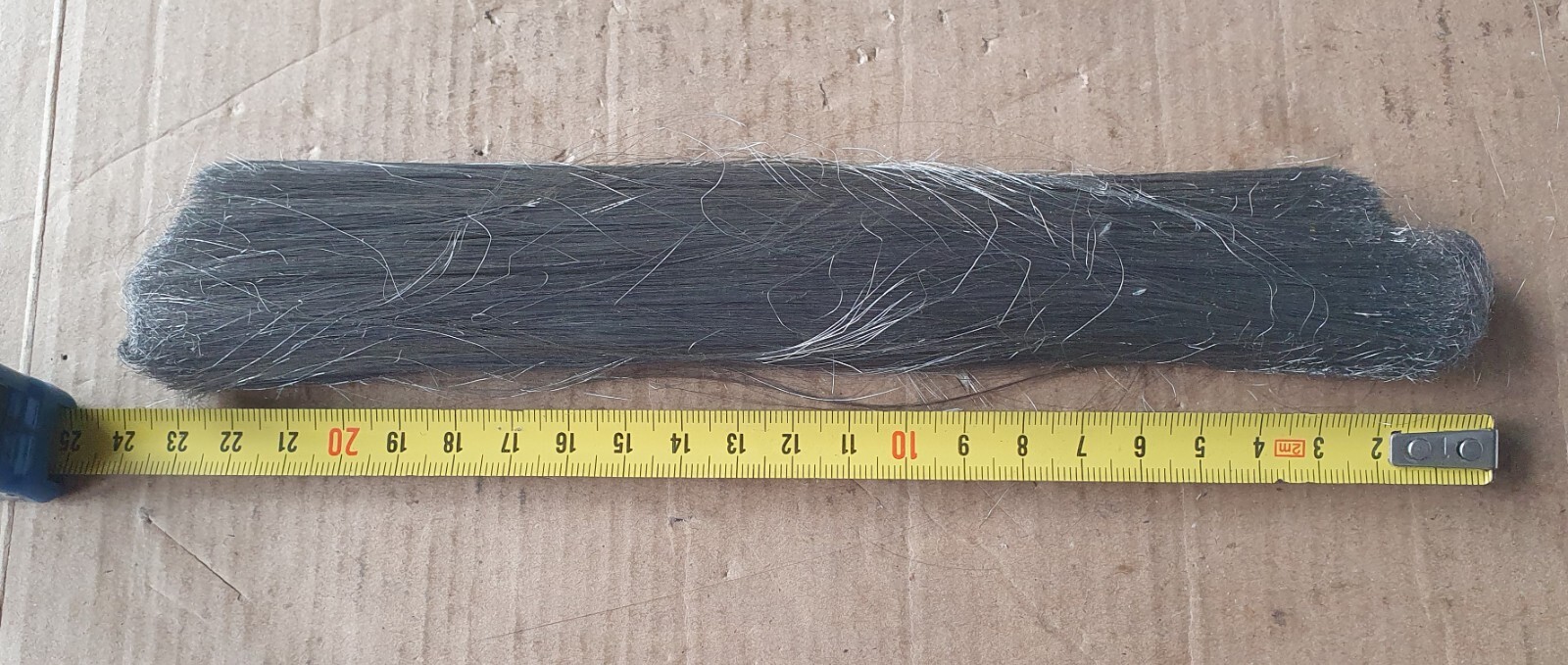 A strand of nickel alloy wires with a thickness of 0.050 mm.