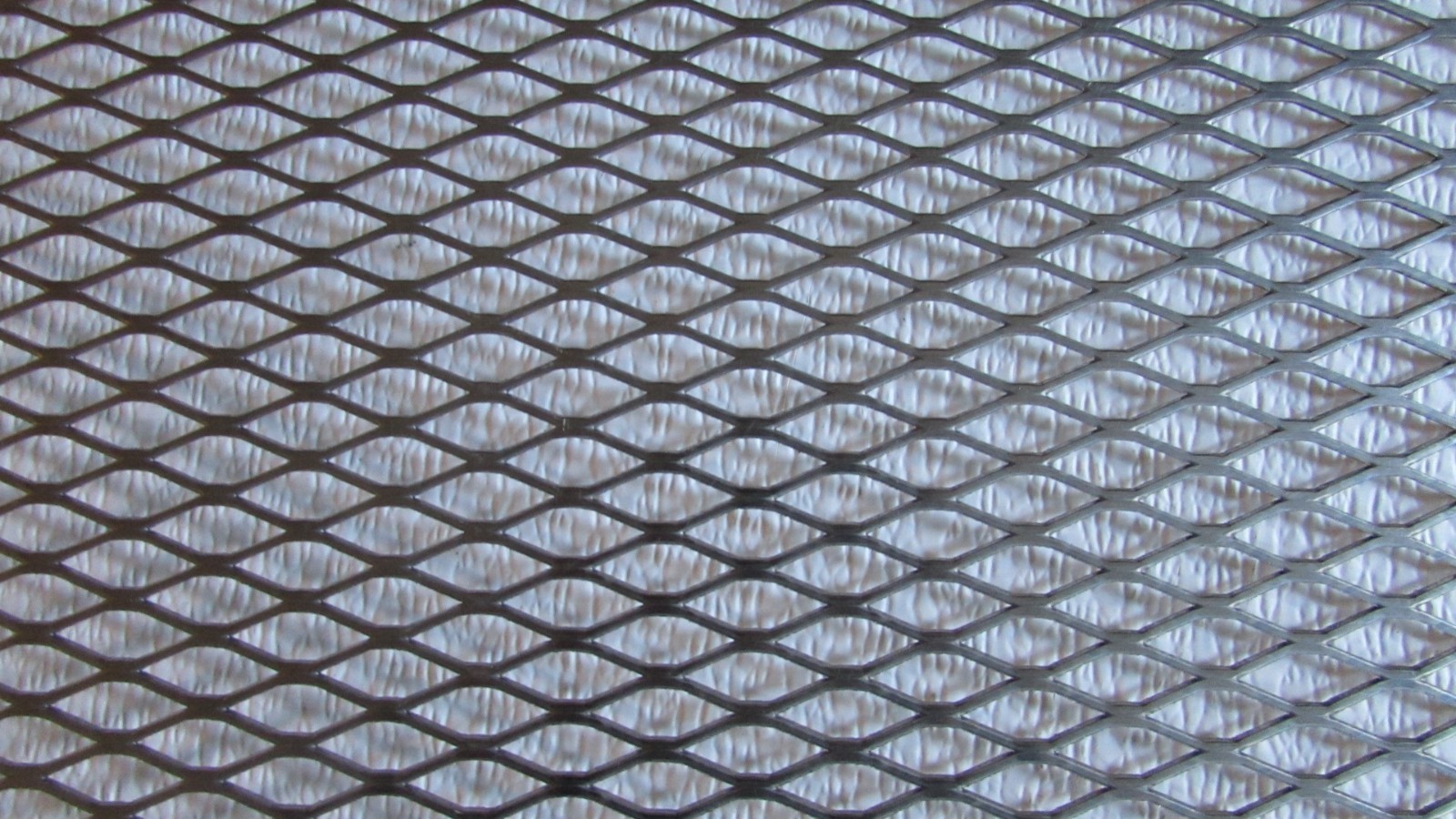 1/2 X #16 304 STAINLESS STEEL FLATTENED EXPANDED METAL—–24″ X 24″