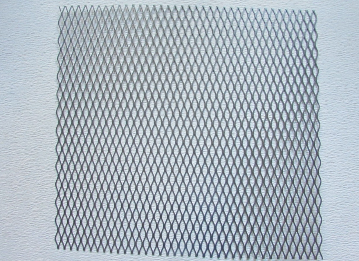1/2 #16 304 STAINLESS STEEL FLATTENED EXPANDED METAL—12″ X 12″—