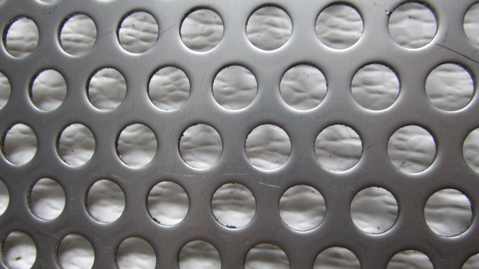 3/8″ HOLE 16 GAUGE 304 STAINLESS STEEL PERFORATED SHEET–11-1/2″ x 24″