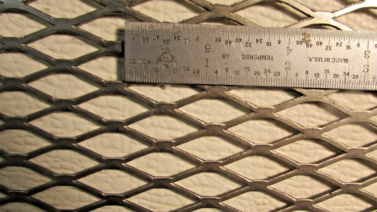 1/2 #16 304 STAINLESS STEEL FLATTENED EXPANDED METAL–8-3/4″ X 9-1/2″-