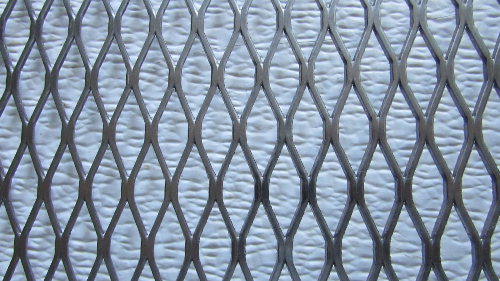 1/2 X #16 304 STAINLESS STEEL FLATTENED EXPANDED METAL—–24″ X 24″