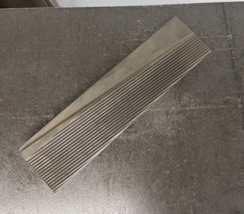 LOT OF (1), D-2 TOOL STEEL BAR STOCK flat plate D2, 1 1/2″ x 2 5/8″ x 10″