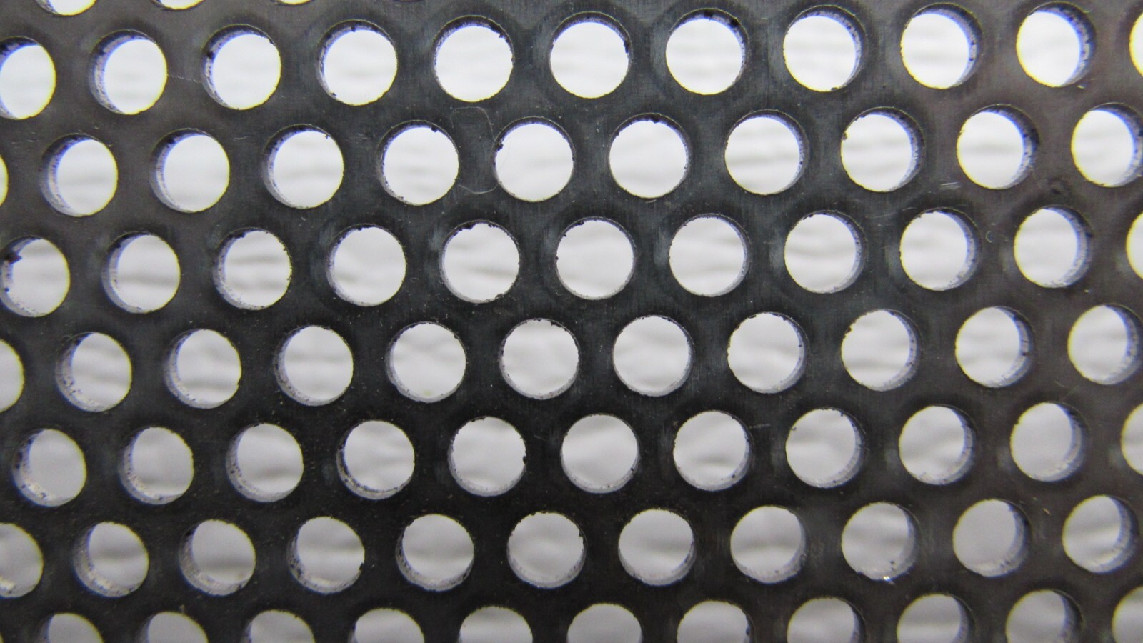 1/8″ HOLES–18 GAUGE 304 STAINLESS STEEL PERFORATED SHEET –3.5″ X 7″
