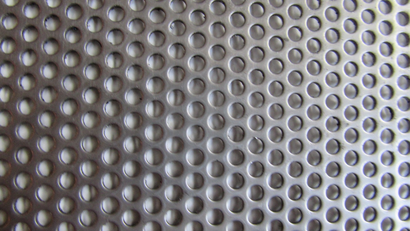 1/8″ HOLES-18 GAUGE– 304 STAINLESS STEEL PERFORATED SHEET –12″ X 12″