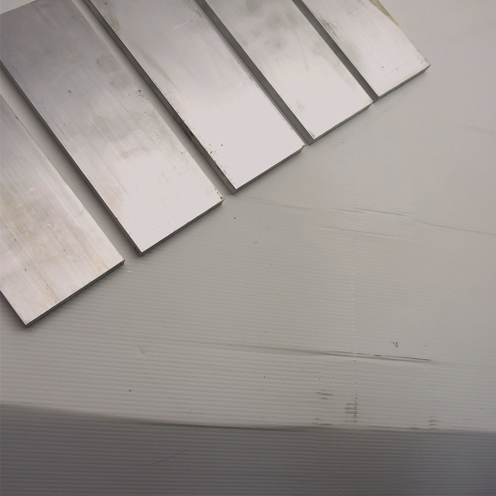 .625″ x 5″ Aluminum 6061 FLAT BAR 7.875″ Long new mill stock QTY 5 sku L414