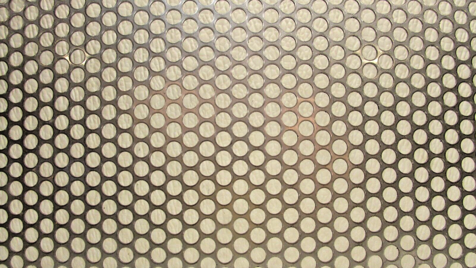 1/4″ HOLES 20 GAUGE 304 STAINLESS STEEL PERFORATED SHEET–14″ X 22″